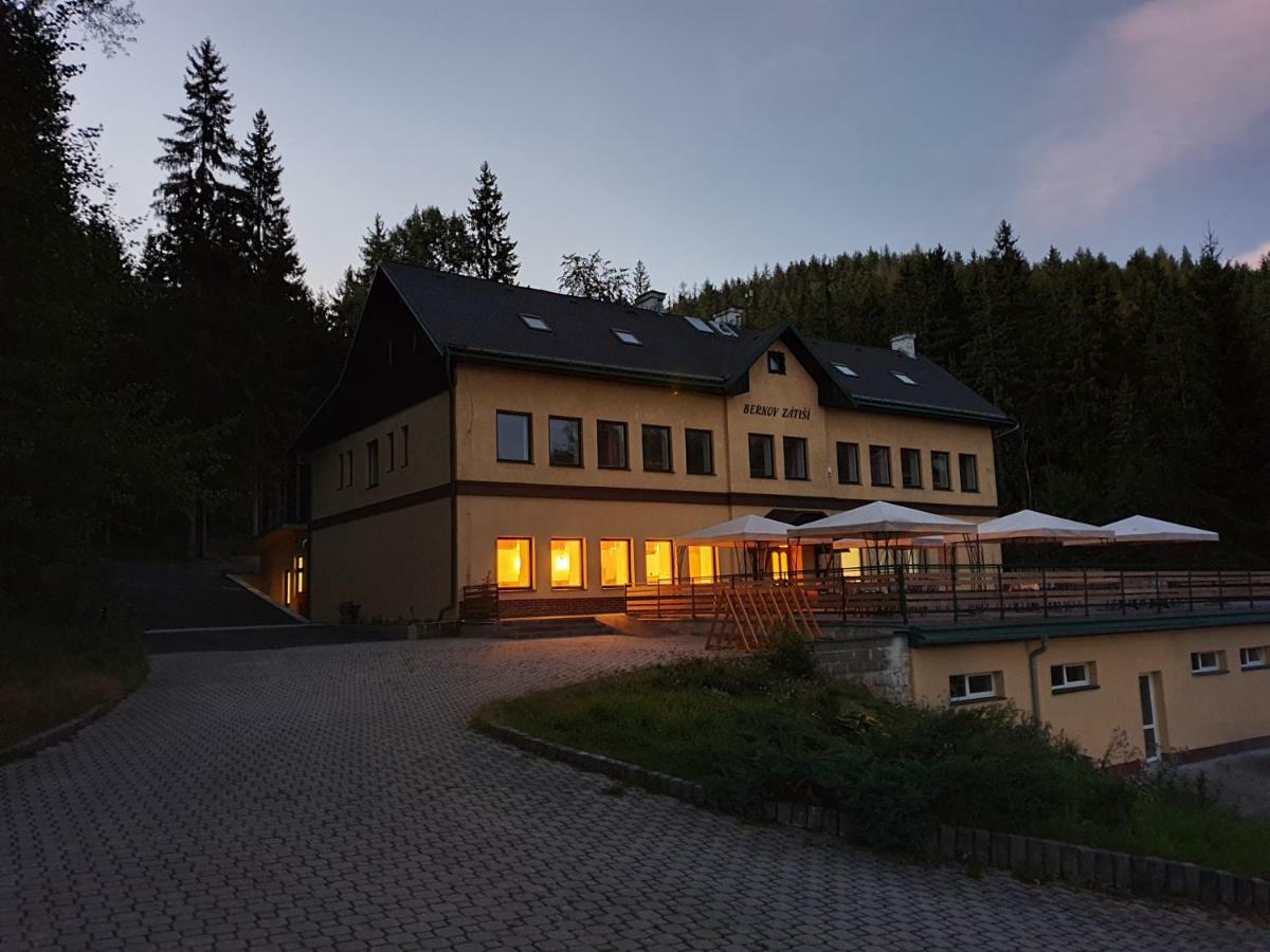 Rs Bernov Zatisi Hotell Nejdek Eksteriør bilde